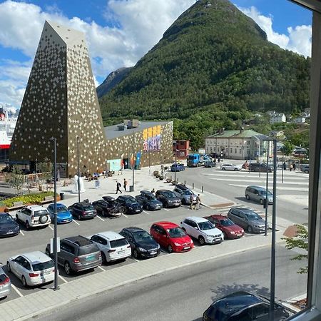 Andalsnes Sentrum Apartment No1 Buitenkant foto
