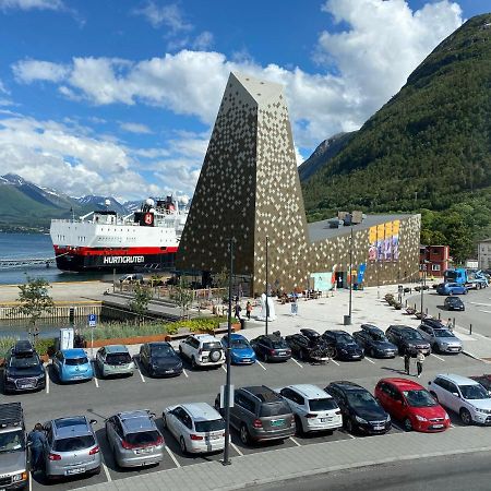 Andalsnes Sentrum Apartment No1 Buitenkant foto