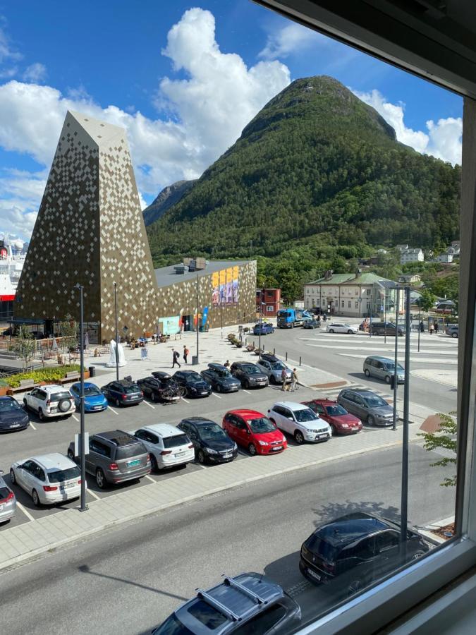 Andalsnes Sentrum Apartment No1 Buitenkant foto