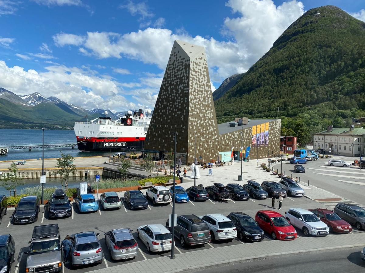 Andalsnes Sentrum Apartment No1 Buitenkant foto